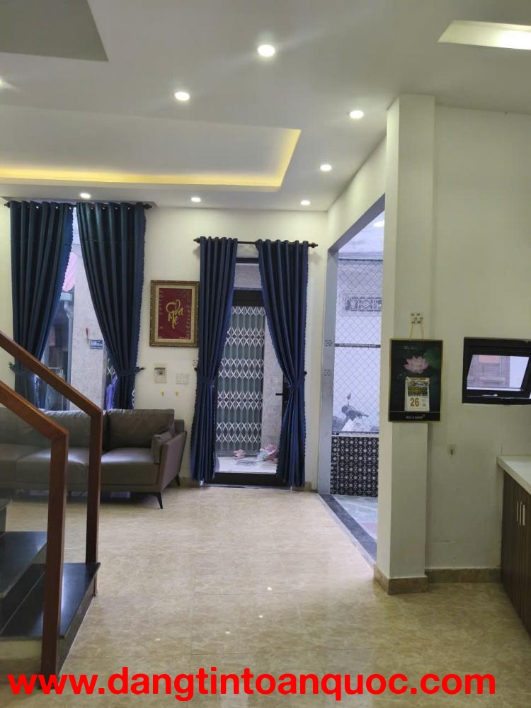 ♪  Sập Hầm, Góc K Hoàng Diệu, 50m2, 3 tầng thoáng, 3PN WC trong, sân thượng sau - trước, 3.x tỷ