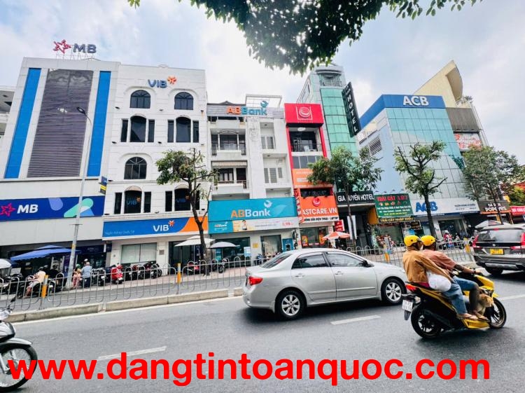 HIẾM - BÁN KHÁCH SẠN 8 TẦNG MẶT TIỀN KHÁNH HỘI, QUẬN 4 - CHỈ 35T- DT 4M*18M VUÔNG VỨC- SẴN 19 PHÒNG 