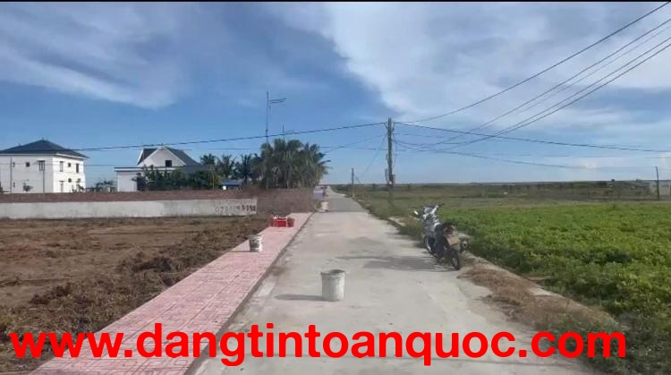 Chủ nhà trực tiếp bán 2 lô đất liền nhau,Sổ đỏ chính chủ tại Giao Thủy,Quất Lâm
