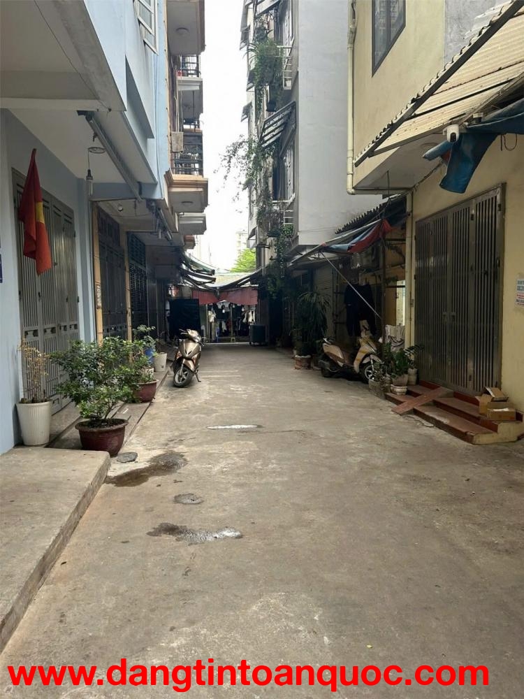 Chính chủ bán nhà ngõ Chợ Nhà Xanh - Phố Phan Văn Trường, Xuân Thủy, chính chủ uy tín, 17 tỷ có thươ