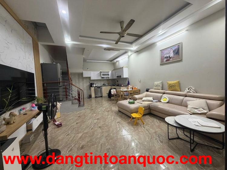 NHÀ 3 TẦNG ĐẸP – PHÚ XÁ, ĐÔNG HẢI 1 – NGÕ Ô TÔ – GIÁ CHỈ 2.699 TỶ