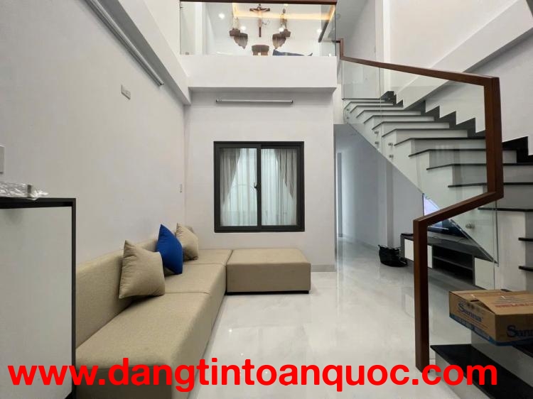 BÁN NHÀ 1 TRỆT 1 LẦU HẺM 2/4 VẠN THẮNG - PHƯỜNG NHA TRANG GIÁ 4,2 TỶ - diện tích : 49m2  - lh: 0905.