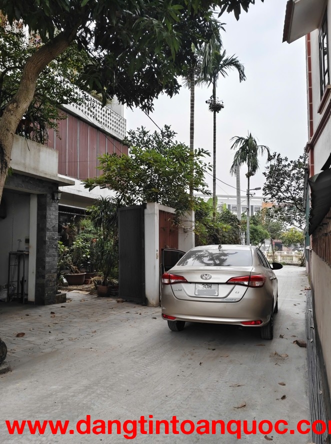 Chính chủ bán biệt thự view hồ cực đẹp - Mặt tiền 18m - Vị trí vàng trung tâm Đông Dư, Gia Lâm