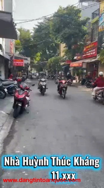 Mặt tiền trung tâm - Mở cửa là kinh doanh ra tiền - Khu vực kinh doanh sầm uất, đông đúc