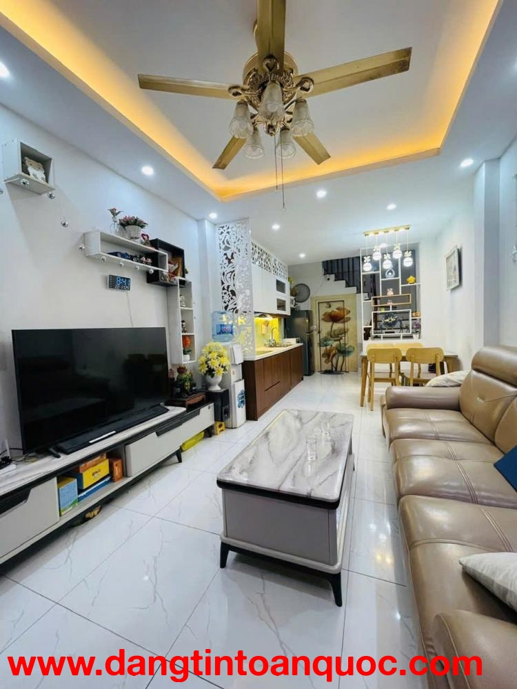 Giá quá hiếm cho khu Cổ Nhuế - Chỉ hơn 7 tỷ có ngay nhà đẹp full nội thất, gần ô tô - Đầu tư cực tốt
