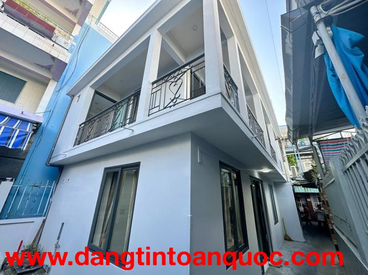 BÁN NHÀ 2 TẦNG NỘI THẤT MỚI - VỊ TRÍ TRUNG TÂM DU LỊCH ĐÊM TP. NHA TRANG – GẦN BIỂN  - VỊ TRÍ CAO RÁ