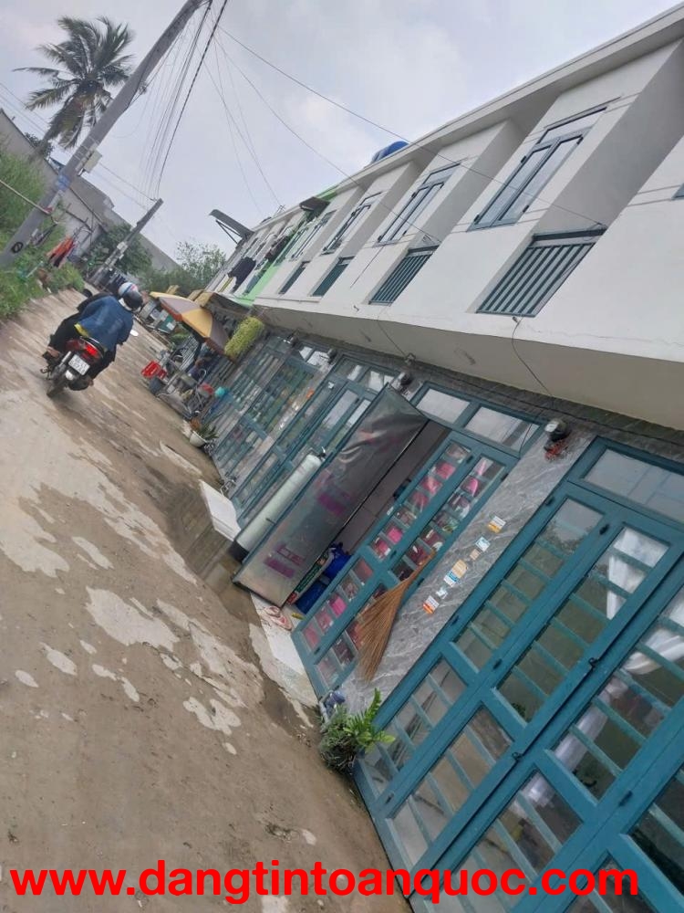 NHÀ ĐẸP- GIÁ TỐT- CHÍNH CHỦ BÁN NHÀ Tại Phố ấp 2, Xã Hữu Thạnh, Huyện Đức Hòa, Long An