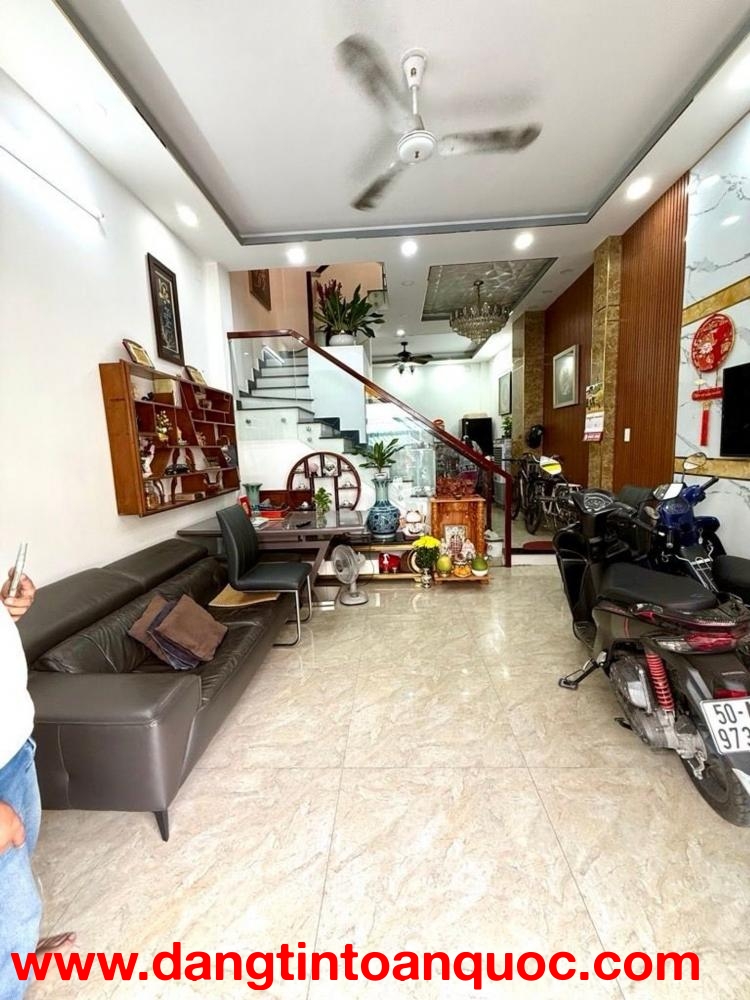 Bán gấp nhà 3 tầng hẻm xe hơi Lâm Văn Bền, Q7. DT 50m2, 3PN. Sổ hồng. 8.9 tỷ. LH 0947283834