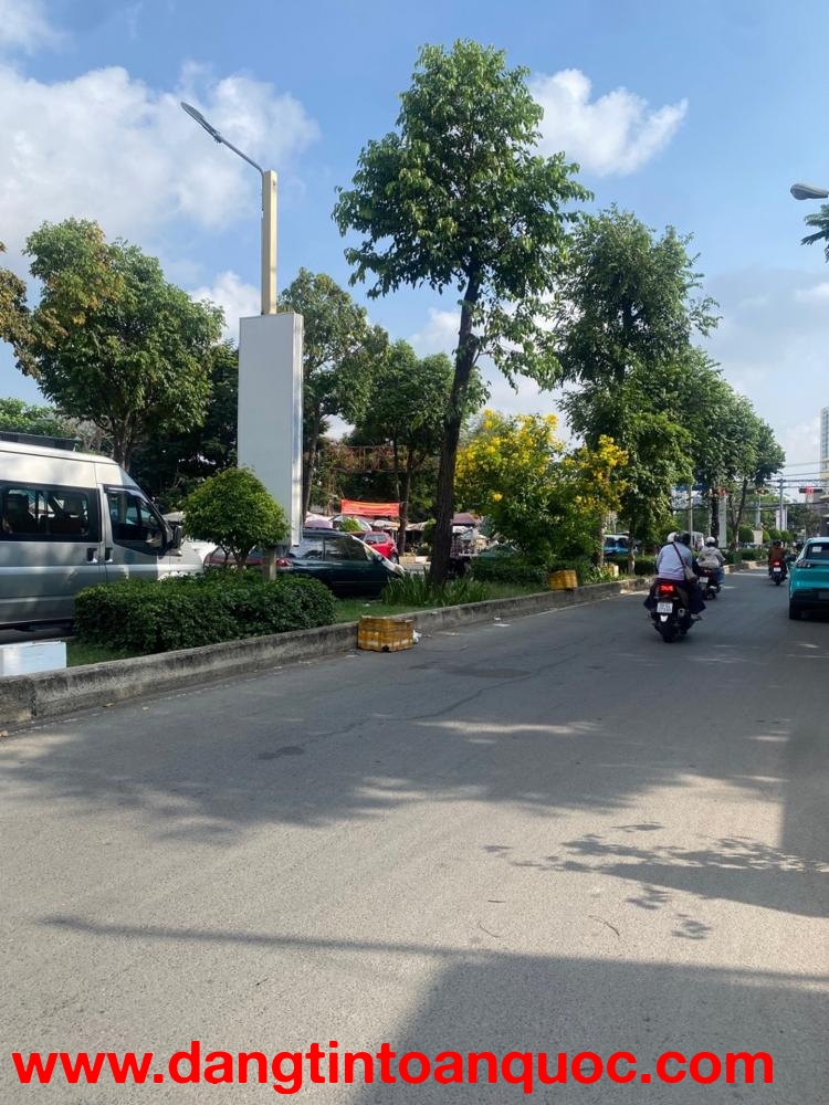 Bán đất thổ cư 117m2 (4.6x24m) mặt tiền Phạm Hữu Lầu, P. Phú Mỹ, Q.7. Sổ hồng. 8.6 tỷ. LH: 094728383