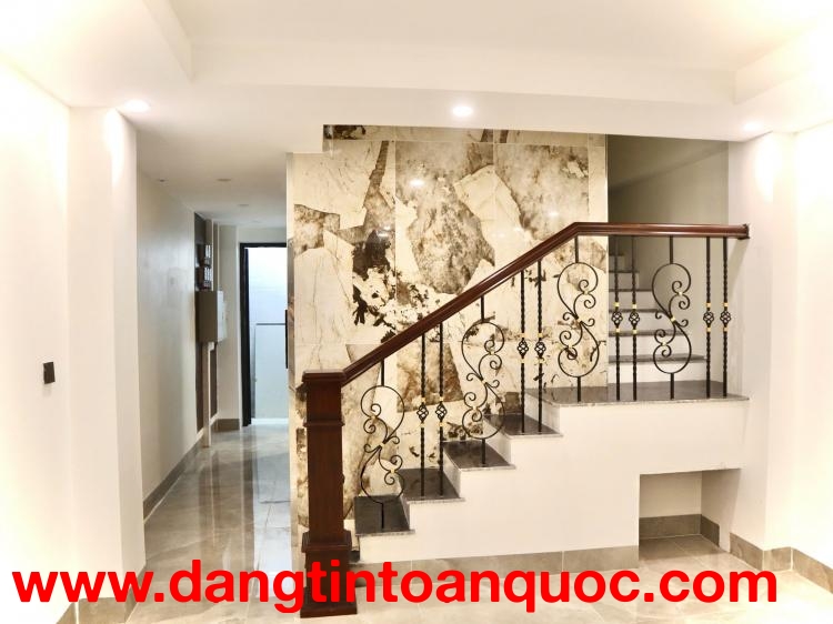 CHO THUÊ NHÀ MỚI 100% – THANG MÁY – Ô TÔ TẬN CỬA – PHÙ HỢP VĂN PHÒNG, SPA, STUDIO