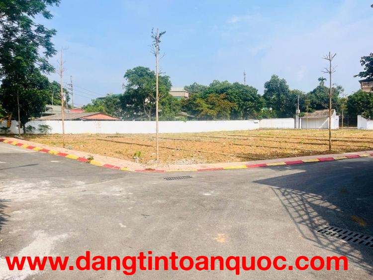 Độc Nhất lô đất 100m2 full thổ cư tại Hoà Lạc