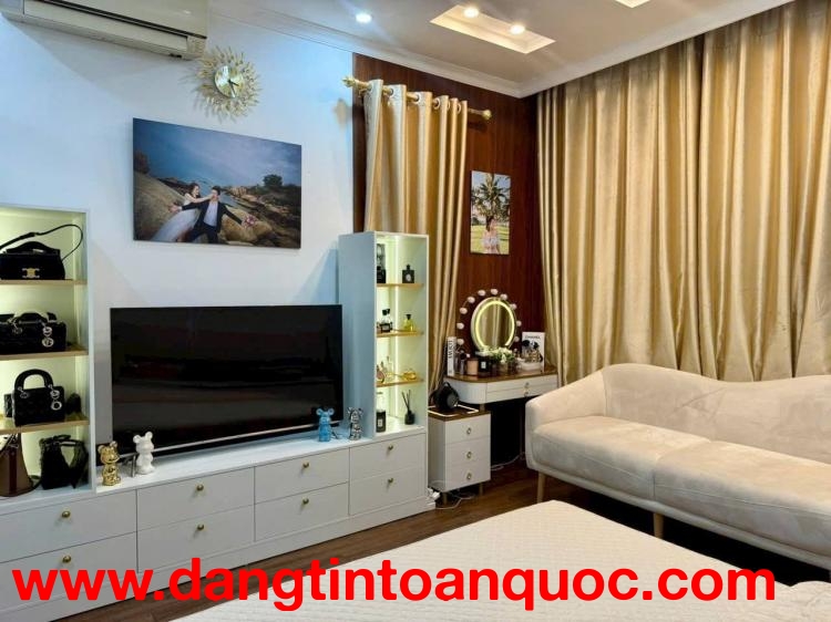 SIÊU HIẾM BIỆT THỰ MINI PHỐ ĐỘI CẤN 83M 3T MT 5,6M NHỈNH 31 TỶ- Ô TÔ VÀO NHÀ- KHU VỰC DÂN TRÍ