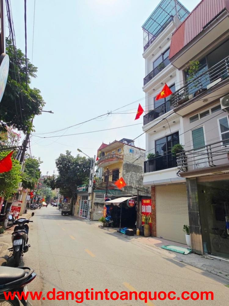 NHÀ MỚI- ĐẸP 5 TẦNG NGÕ THÔNG Ô TO CHÁNH KINH DOANH ĐỈNH 40m2 X 9 Tỷ.Sài Đồng-Long Biên