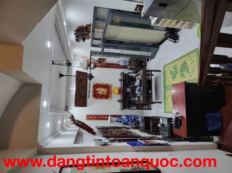 Bán nhà Nguyễn Sơn - Sát phố- Gần Oto- Full NT 32m 5 tầng nhỉnh 8 tỷ(TL)