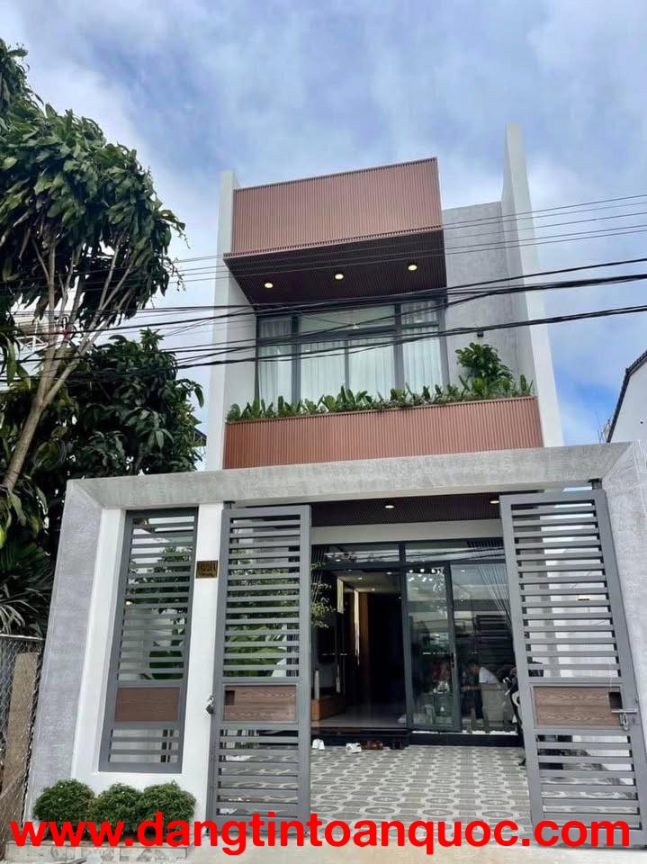 Gần bến xe Quận 8, ngang 5m, Phân Lô, Tặng nội thất 5 tỷ, Trịnh Quang Nghị - 0931172218