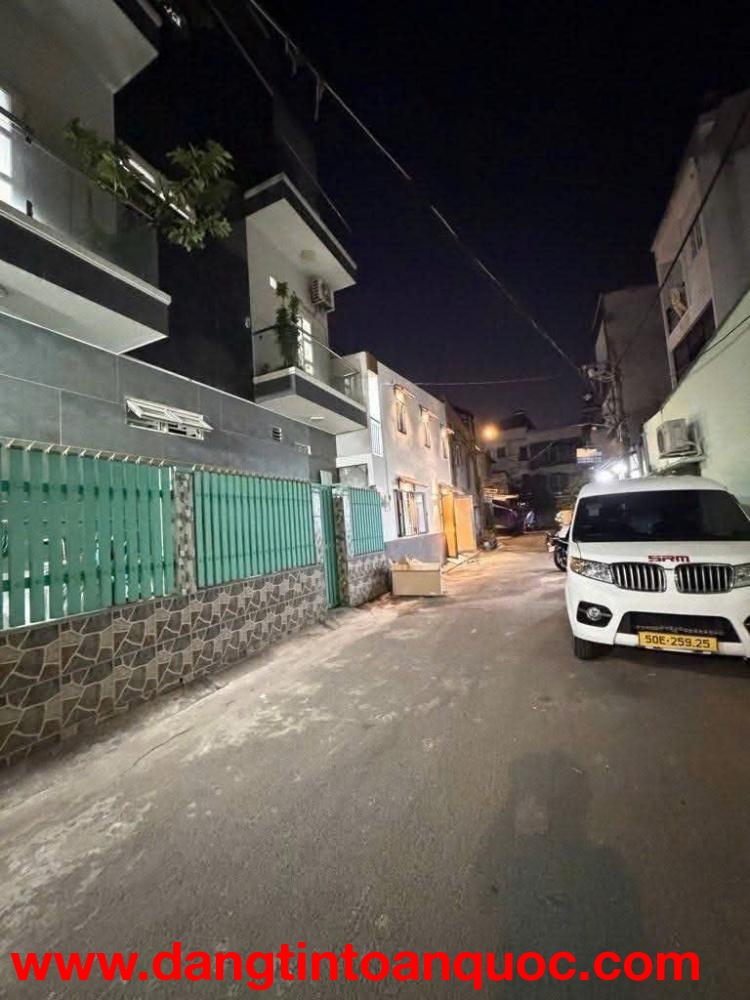 Tân Phú - 4 T.y Nhỉnh - Hẻm 1/ - Hẻm 8M - Gần Hoà Bình - Giáp Quận 11,Quận 6 - 46M2 - 2 Tầng