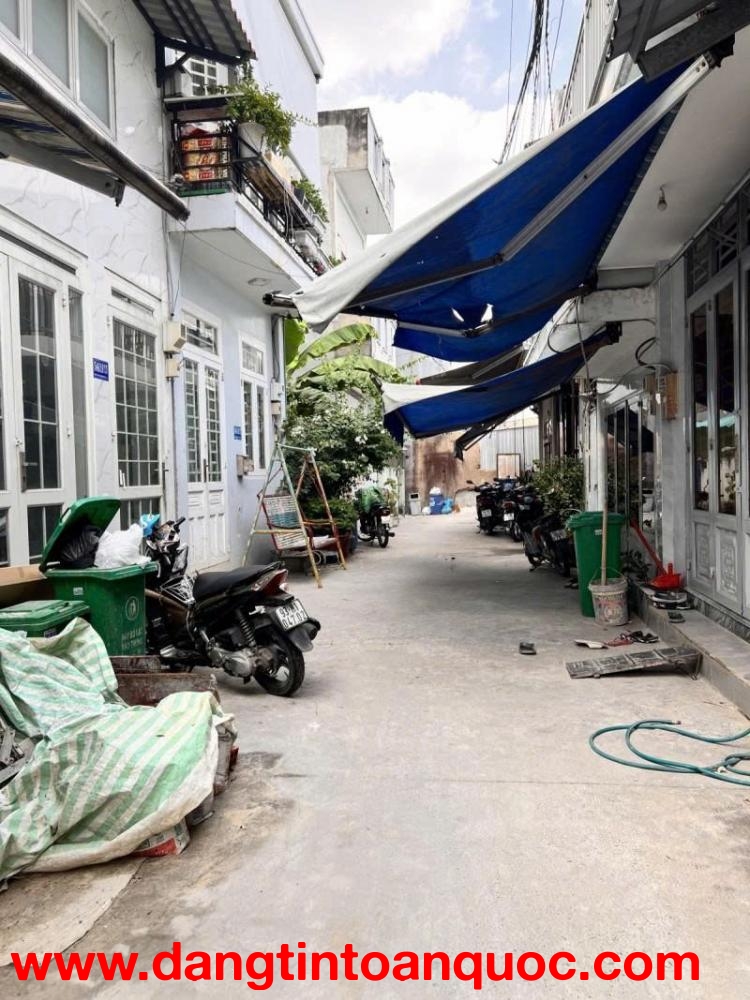 Bán nhà  hẻm 4m Nguyễn Văn Quá - gần Trường Chinh, 7,3x18m, Cấp 4 - 1 đời chủ, 5,4 Tỷ.