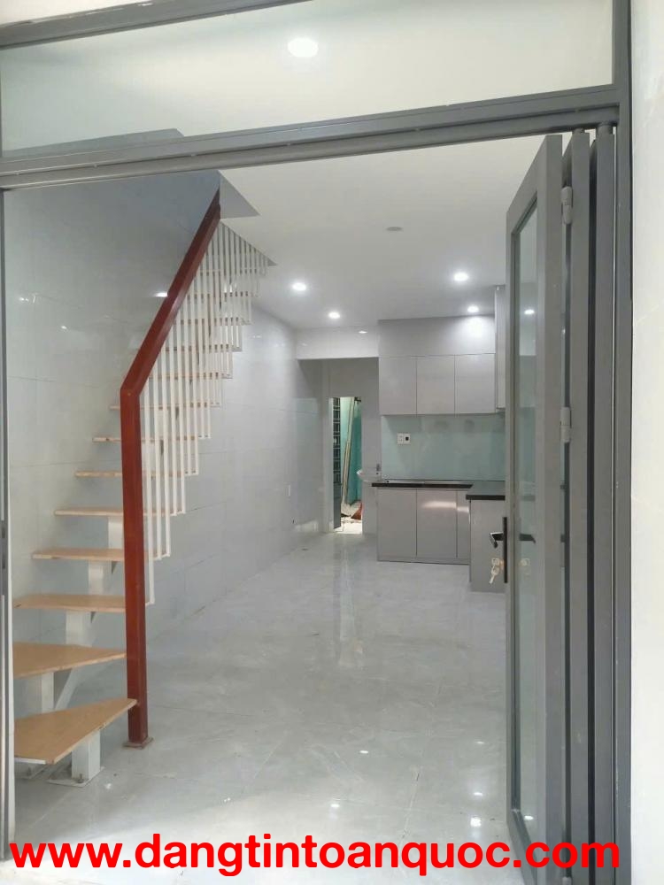 ♪ 2.4x tỷ nhà gần MT Điện Biên Phủ 31m2, 2 tầng 2PN, sạch sẽ