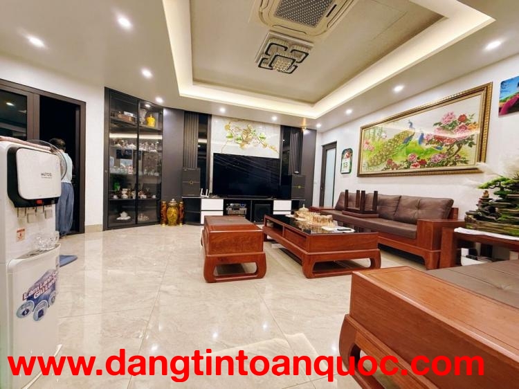 Bán nhà đẹp Nguyễn Văn Cừ- Oto tải- Dân xây 80m 8 tầng thang máy full NT nhỉnh 25 tỷ(TL)