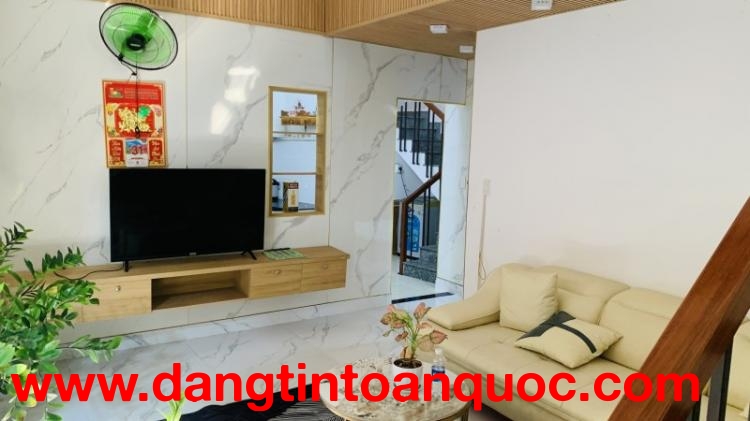 ► Nhà Kiệt Điện Biên Phủ, 76m2, ngang 8m,  2 tầng, 4PN, 3WC, P Bếp riêng, Sân rộng, 4.5x tỷ