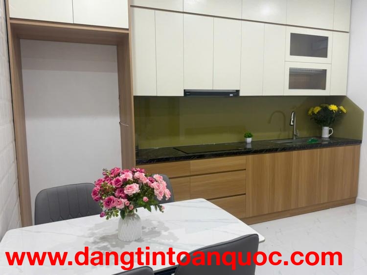 Trương Định 40m2 hơn 8 tỷ ngĩ 3 gác. cách mặt phố trương định 30m