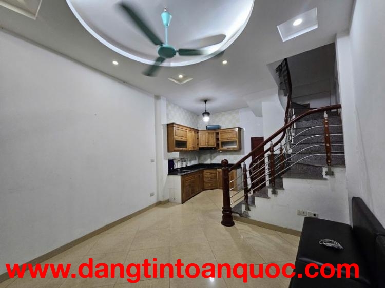 NHÀ NGỌC THỤY – 5 TẦNG DÂN XÂY – NHỎ XINH – Ở NGAY