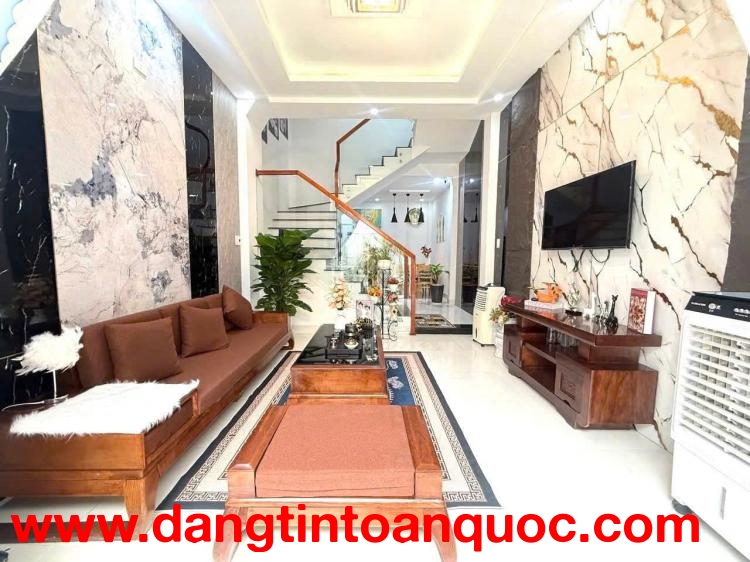 Bán nhà 3 tầng 3mê K140 Phạm Nhữ Tăng - Gần đường chính