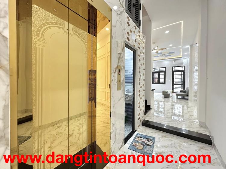 9 TỶ, CCMN ĐỨC DIỄN 48M2X6 TẦNG,10 PHÒNG KK,T/MÁY,40 TRIỆU/THÁNG,50M ÔTÔ TRÁNH