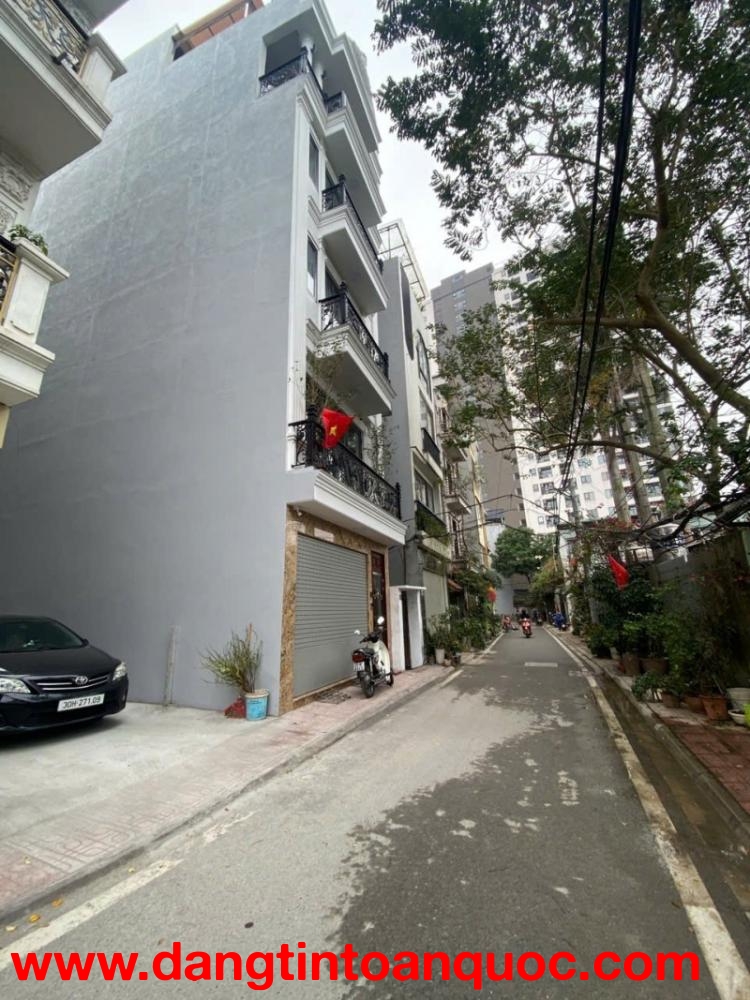 ĐẤT ĐẸP ĐỨC GIANG – LÔ GÓC – Ô TÔ TRÁNH – 43M²