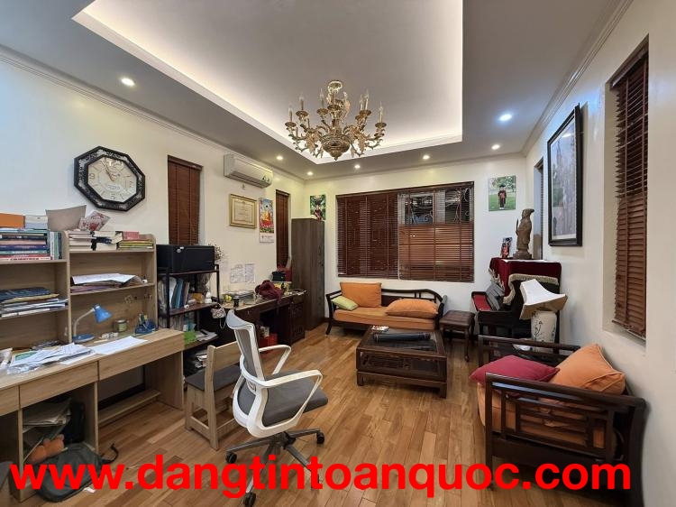 Bán nhà Phủ Doãn, 60m2, 6 tầng, mặt tiền 8m, giá 36.5 tỉ, phù hợp làm homestay