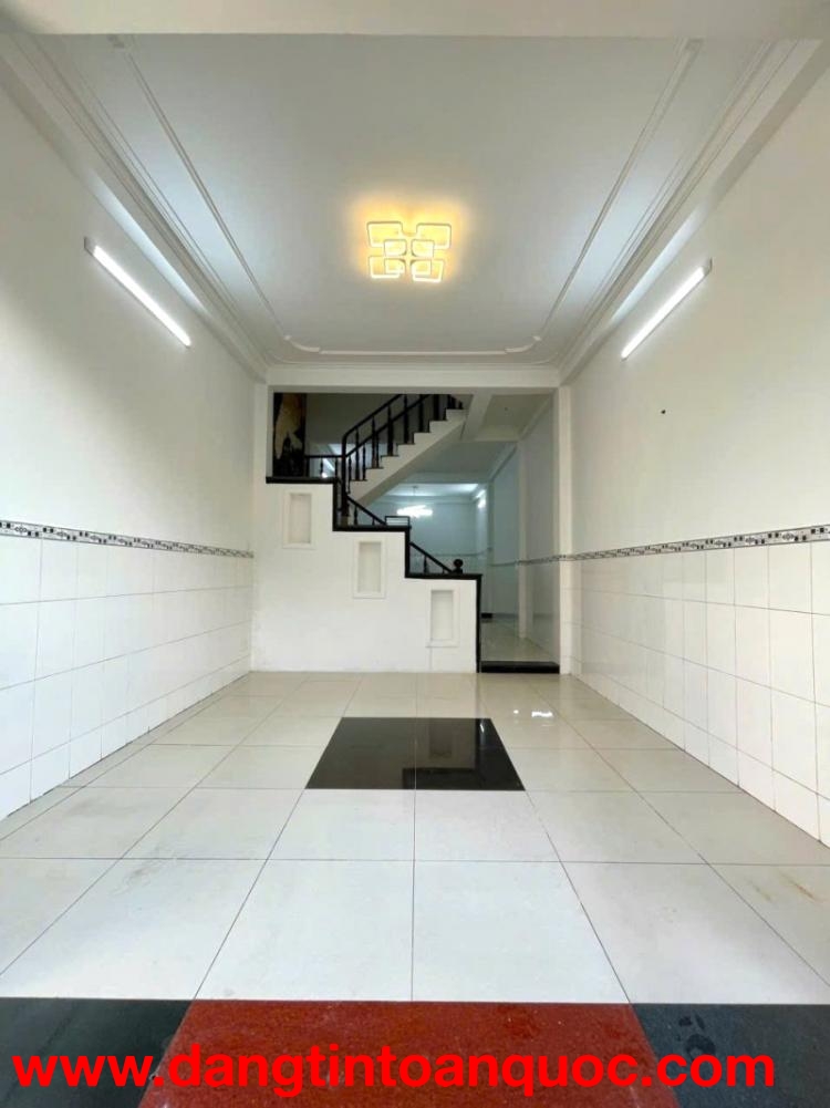 Bán Nhà Hiệp Bình Chánh Thủ Đức 70m² – 3 Tầng BTCT – Hẻm Xe Hơi Rộng – Gần Phạm Văn Đồng – Chỉ 8.3 T