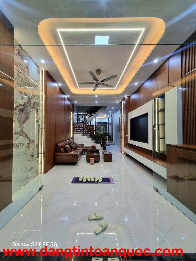 Bán nhà Trần Lãm, TP. Thái Bình. 70m2, 4 tầng, 4PN, 3WC. Sổ đỏ chính chủ. Giá 7.3 tỷ. LH: 0964386960