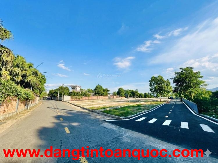 Gấp ! Mảnh view hồ Hoà Lạc 100m2 làn 2 QL21 chỉ 3,5 tỷ 0968316162