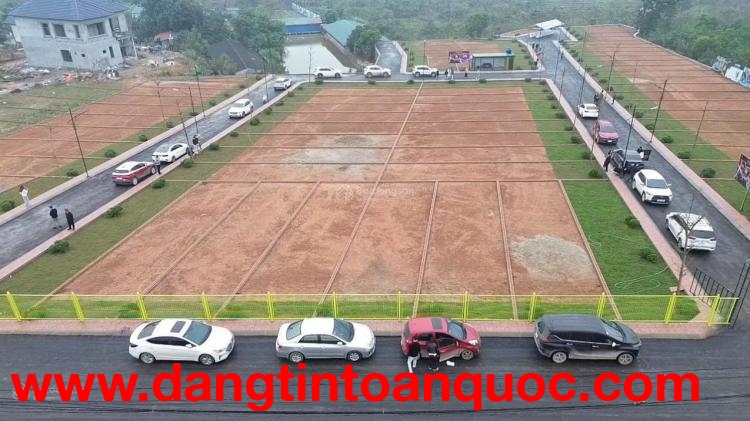 Cần bán 100m hàng F0 xã phú cát Hoà Lạc , cạnh nhà máy in tiền,Đh quốc gia ,Đh FPT giá 2,5tỷ