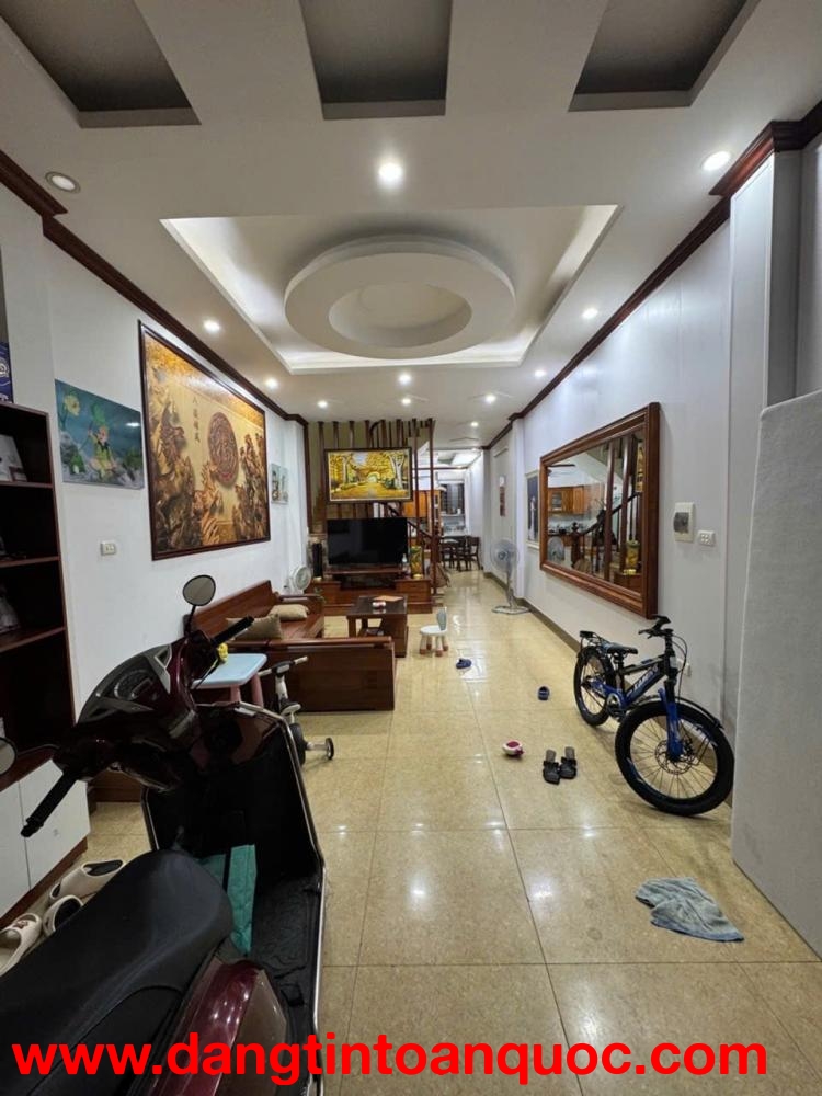 Bán nhà đẹp đường Lê Trọng Tấn, Hoàng Mai - Vị trí cực đẹp ngay sát Vành đai 2.5 - Ô tô đỗ cửa