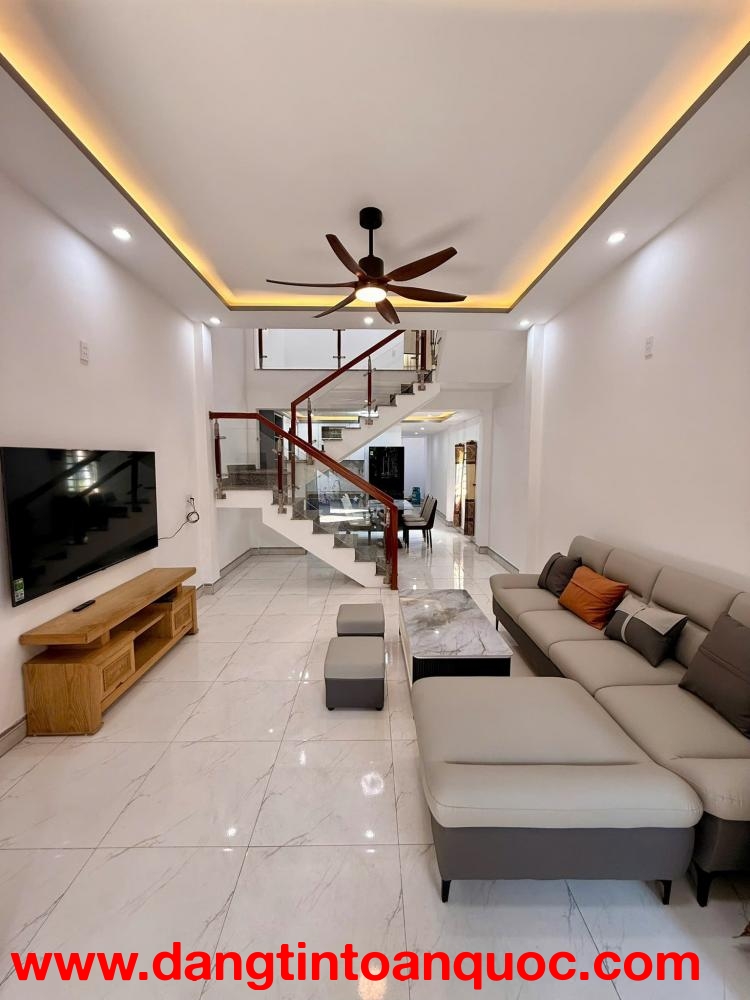 Chính chủ bán nhà 2 tầng K196 Âu Cơ, nhà full nội thất chỉ việc xách vali vào ở