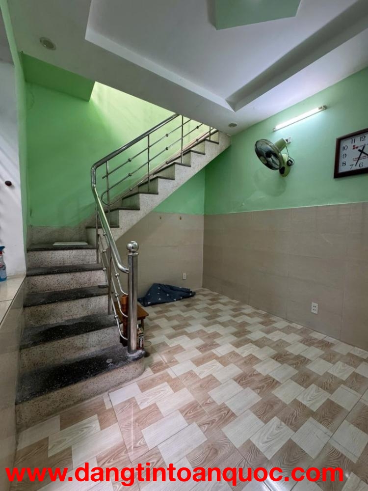 ♪ Nhà sau Mặt Tiền Hàm Nghi, 2 tầng cứng ngắc, 2.35 tỷ