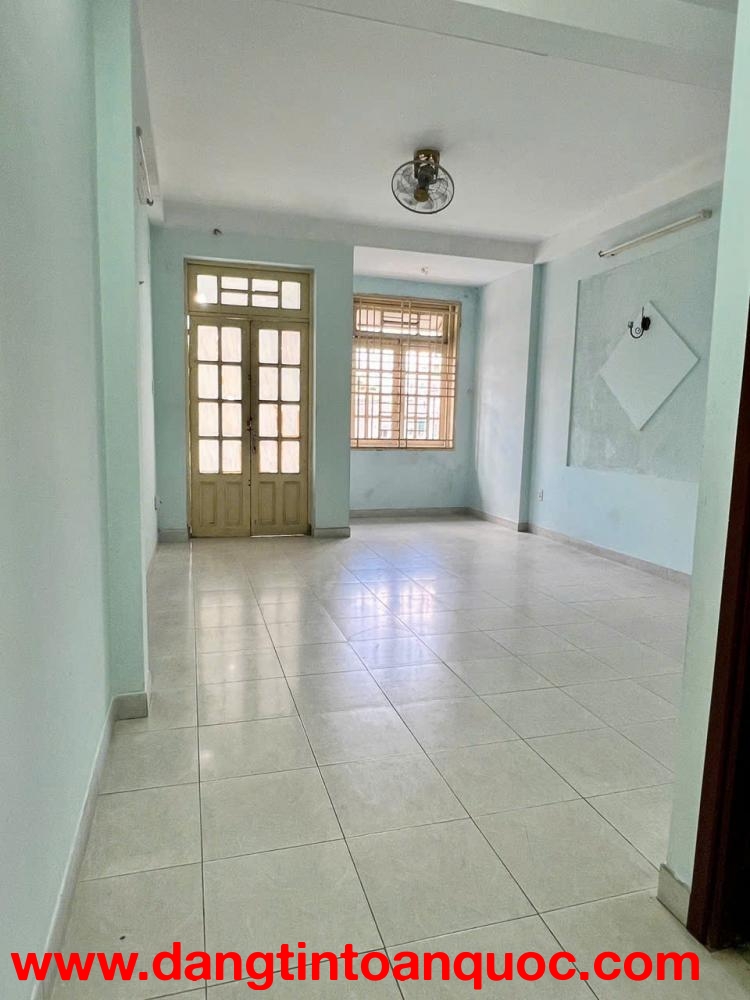 Cho thuê nhà mặt tiền 621B Cách Mạng Tháng 8, Quận 10, TP.HCM