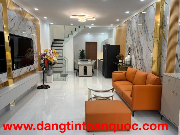 NHÀ ĐẸP GẦN NGAY TRUNG TÂM QUẬN 7 - HXH - 64M2 - FULL NỘI THẤT - NHỈNH 5x TỶ - TẶNG NỘI THẤT CHỈ DỌN