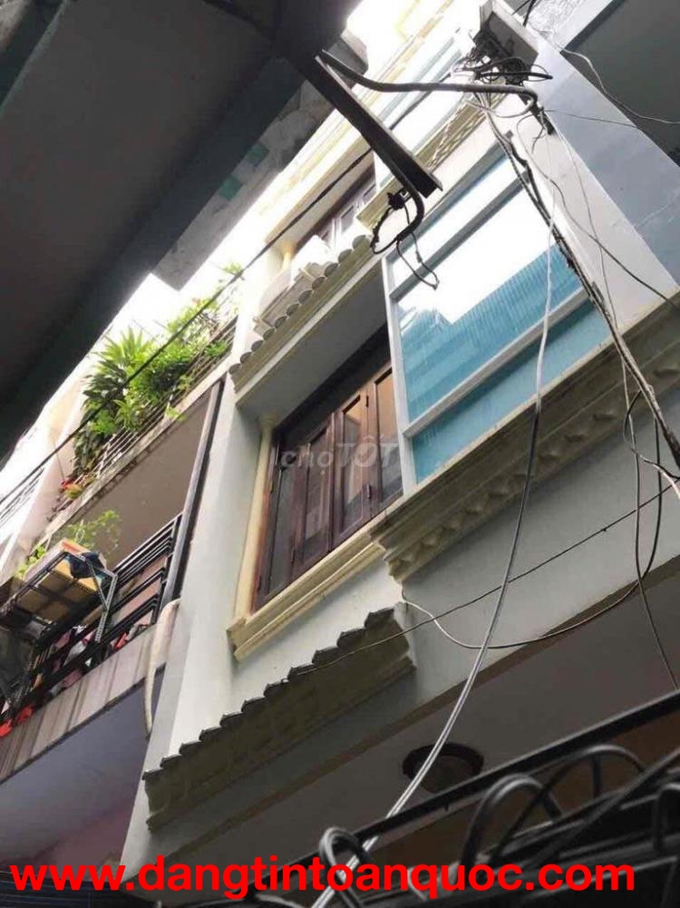 Cho Thuê Nhà 1 Trệt 3 Lầu, 3pn, Dtsd 128m2 + Nội Thất, Đ.Võ Văn Kiệt, P.5, Q.5