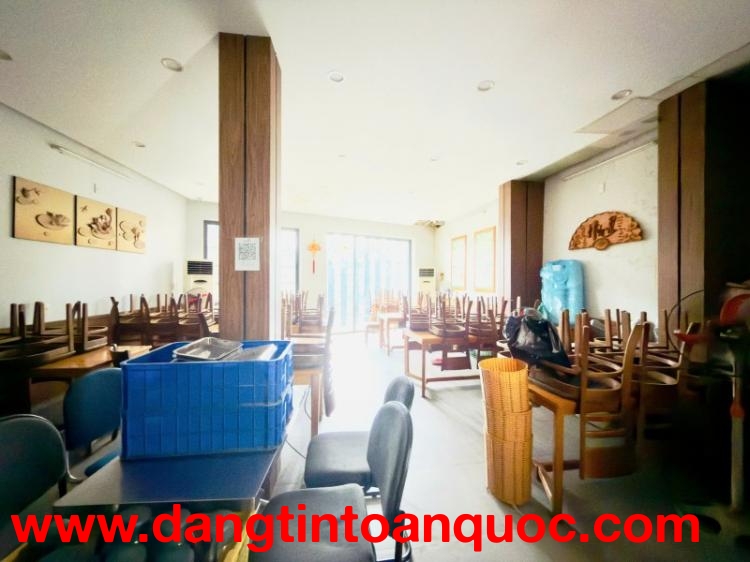 # MT Ông Ích Khiêm gần Nguyễn Văn Linh, 118m2, ngang 6.7m, 3 tầng, sập hầm