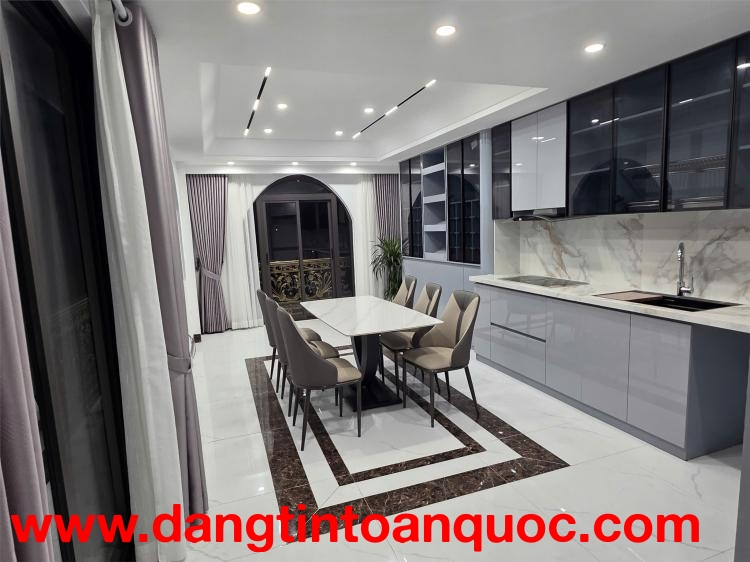 HOT BÁN NHÀ ĐẸP Tại Phường Sài Đồng, Long Biên đường ô tô tránh, lô góc 2 mặt tiền, gara 2 ô tô