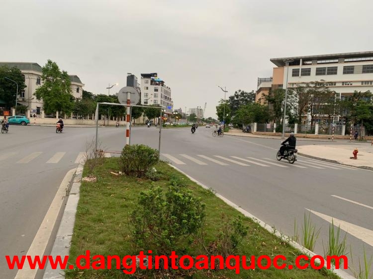BÁN ĐẤT MẶT PHỐ NGỌC THỤY 70M2- MT 5.5M- TIỀM NĂNG LỚN- 31.x TỶ