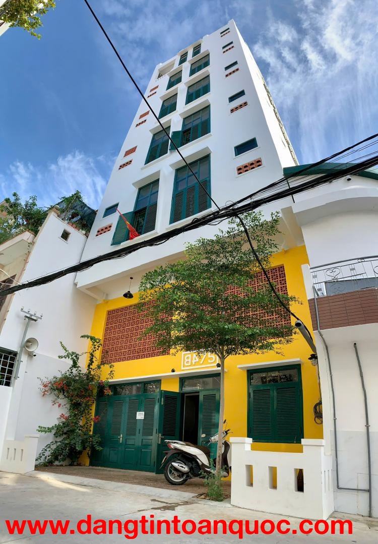 Cho thuê ks hẻm Paster - Nha Trang - cách biển 250m - Dt; 
84m hẻm ô tô 7 chỗ 20p - 
Lh : 0905.724.0