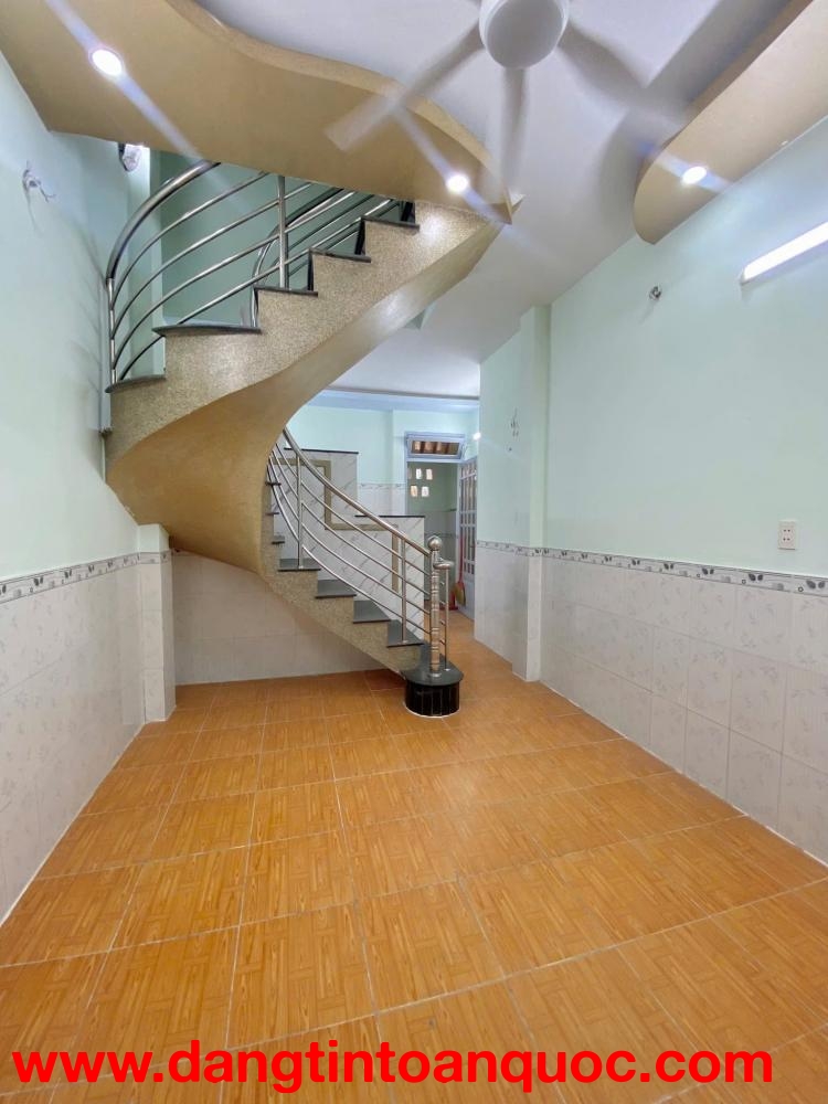 Nhà SHR - KHÔNG QUY HOẠCH - KHÔNG LỘ GIỚI - Huỳnh Tấn Phát - Trệt, lầu, 2PN, 2WC, Phòng khách, Bếp, 