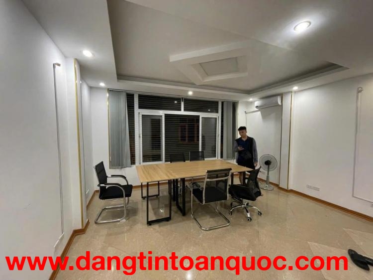 CHO THUÊ VĂN PHÒNG MẶT PHỐ NGUYỄN TRÃI – NGAY NGÃ TƯ NGUYỄN XIỂN