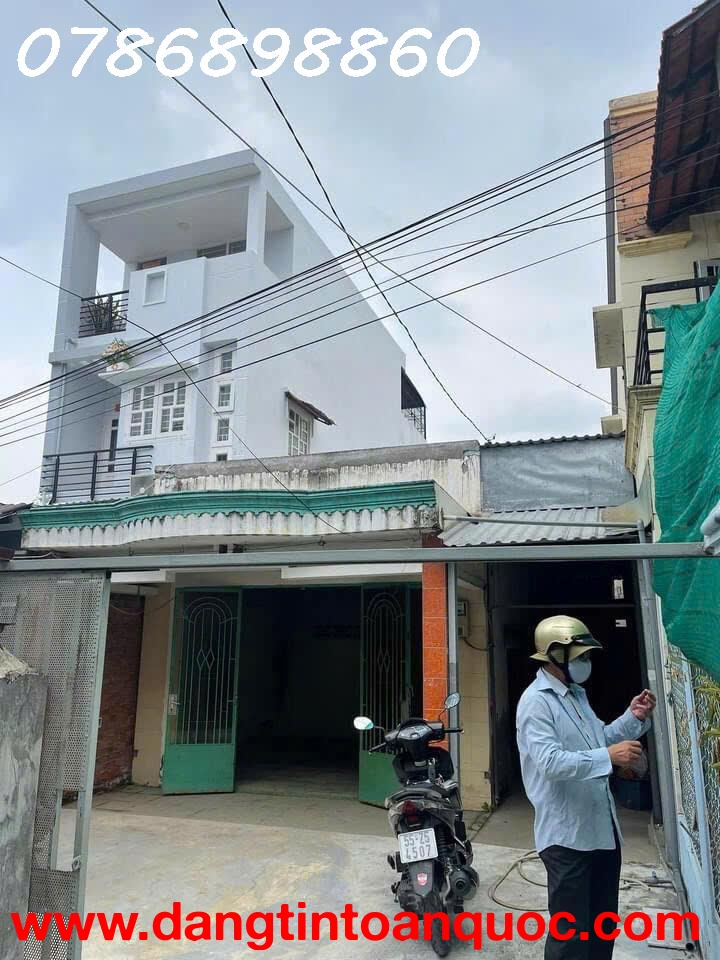 CẦN BÁN GẤP NHÀ HẺM 851 HUỲNH TẤN PHÁT – QUẬN 7