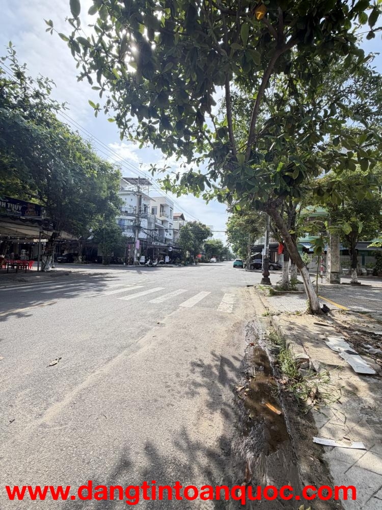 Bán đất mặt tiền Khúc Hạo 196m2 ngang 10m, gần biển Sơn Trà, giá 26,5 tỷ