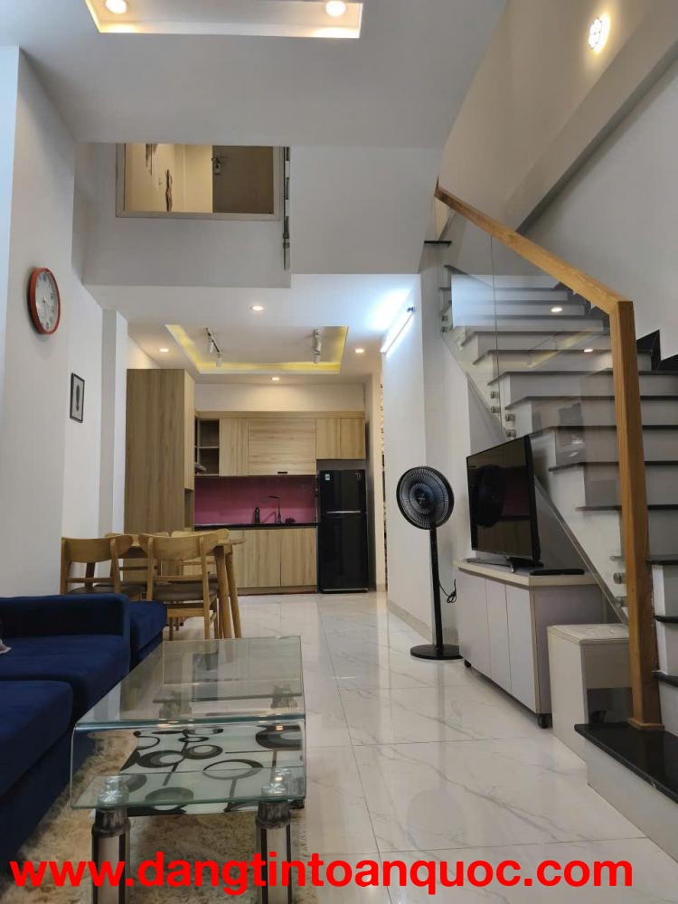 ♪  Nhà kiệt rộng thông Phạm Văn Nghị, gần ĐH Duy Tân, 3 tầng đúc, chủ xây ở cực chắc,  hơn 4 tỷ