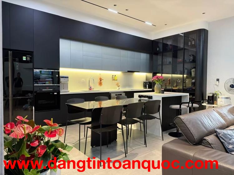 BÁN NHÀ THI SÁCH 34 TỶ – MẶT TIỀN 5M ĐẸP – KHU DÂN TRÍ CAO